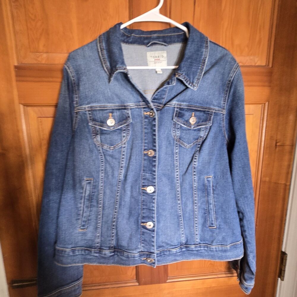Torrid Denim Jacket Womens Size 2 Fits Like 1X First At Fit Medium Wash Stretch